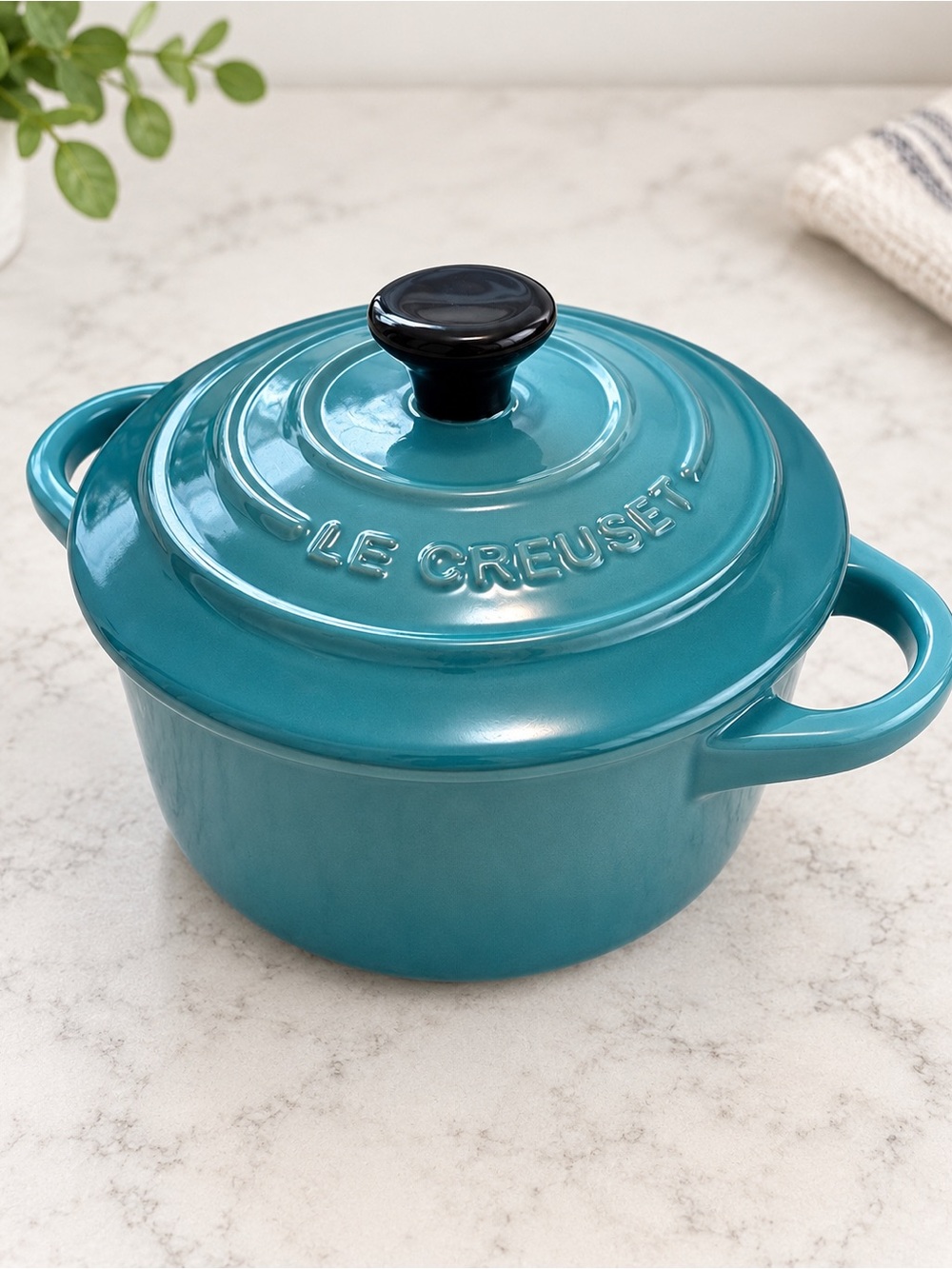 Le Creuset Teal Round Dutch Oven with Black Knob